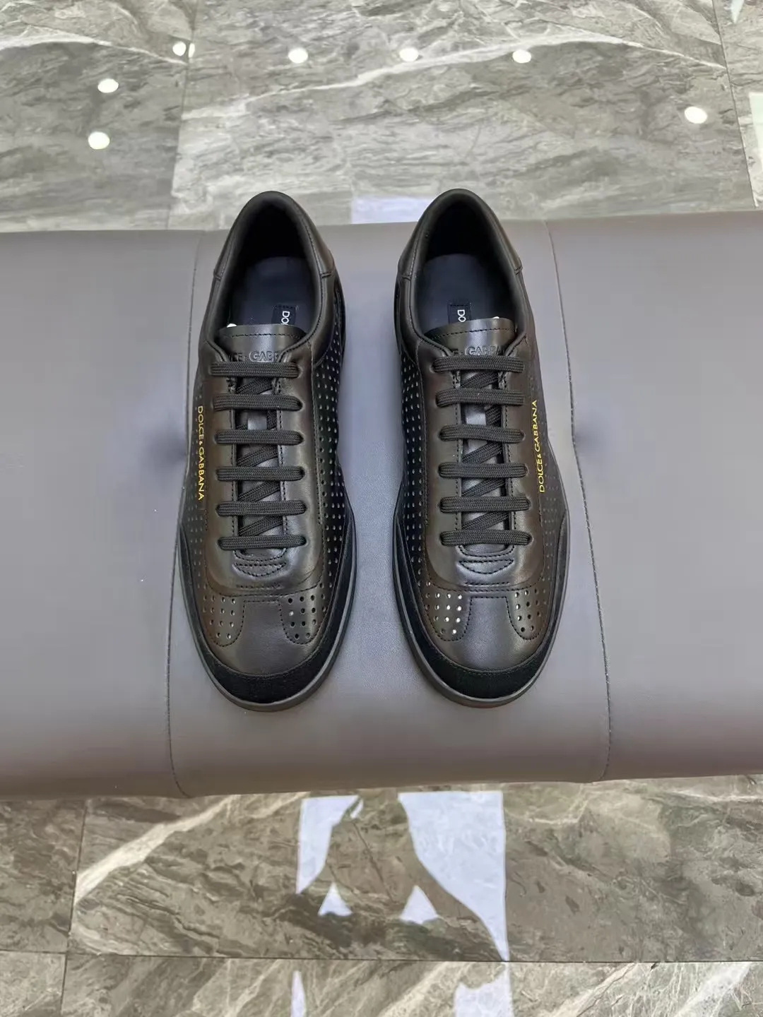 Men's Men's Shoes 💰400 [New Style] 🐝🐝DG—Dolce&G men's calfskin sneakers Portofino Yacht shoes, simple and versatile design, unique saddle leather soles. The Dolce &G logo rear wing is the icing on the cake. Imported cowhide + rubber outsole Size: 39-44 (customized at 38.45)